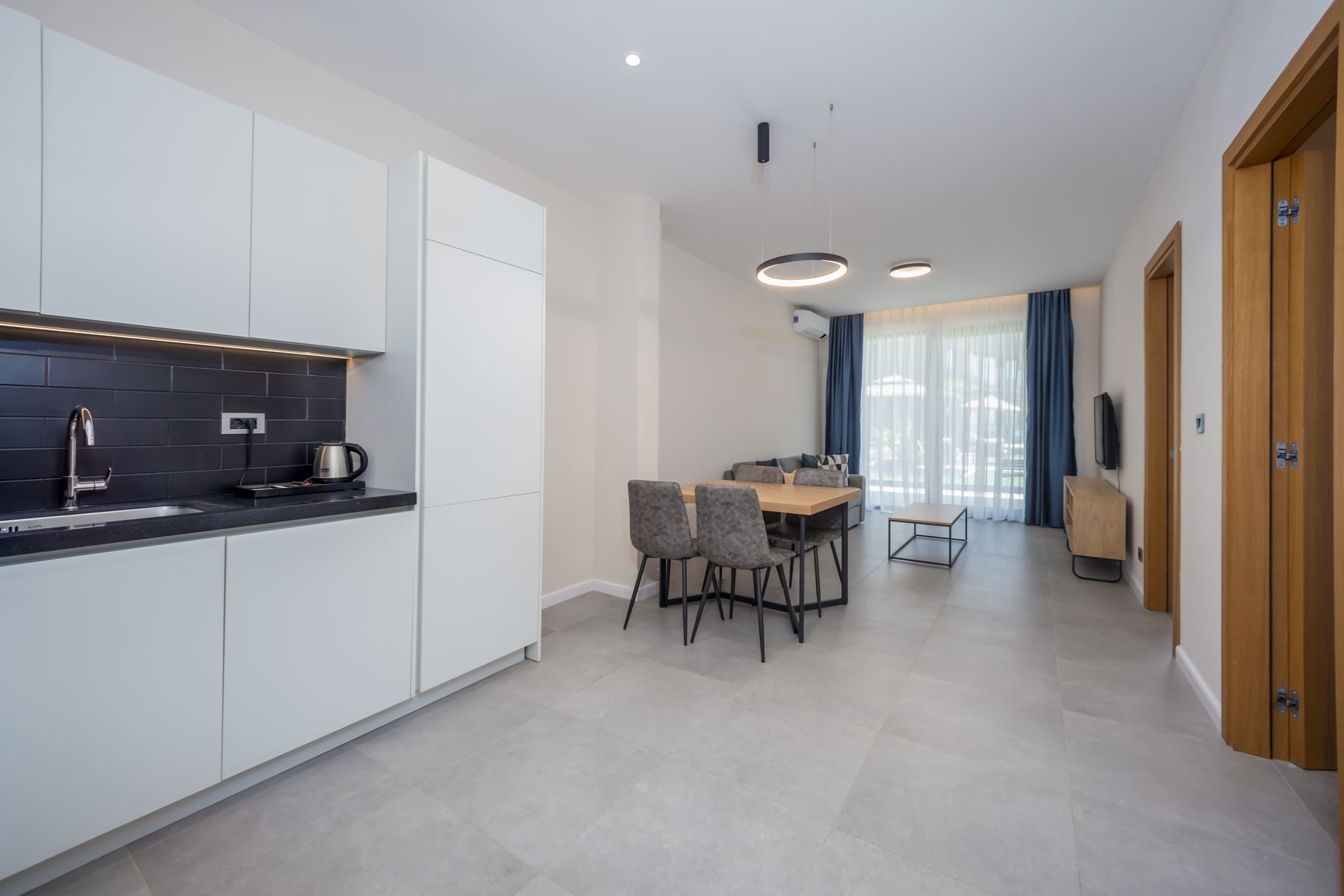 Family Suite - 2 BR accommodation interior or outdoor living area