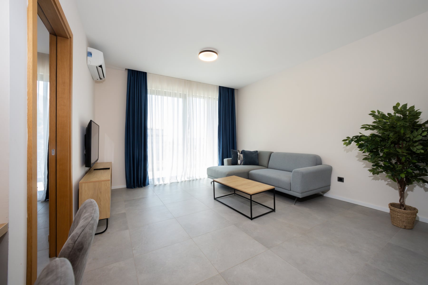Superior Apartment - 1 BR with Forest View accommodation interior or outdoor living area